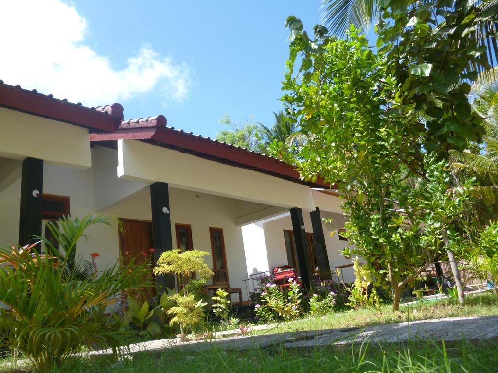 Dewi Garden Guesthouse Kuta  Exterior foto