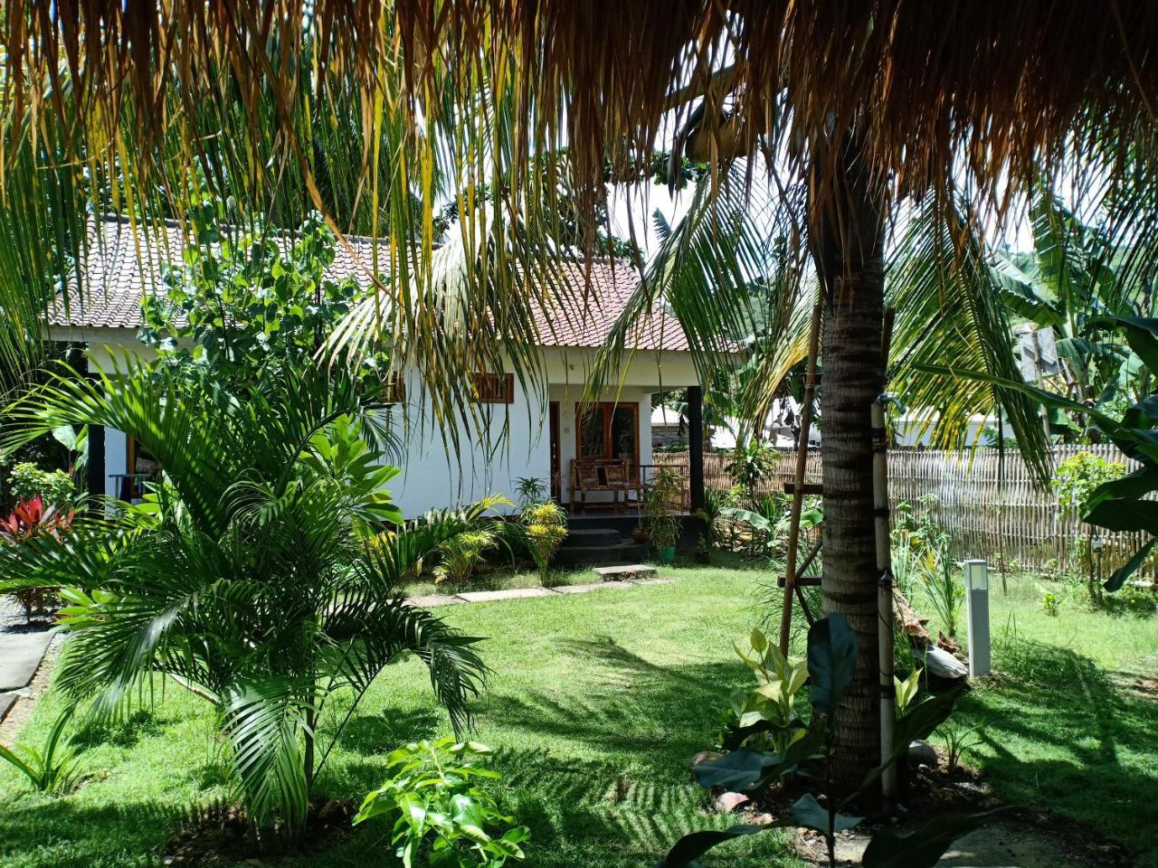 Dewi Garden Guesthouse Kuta  Exterior foto