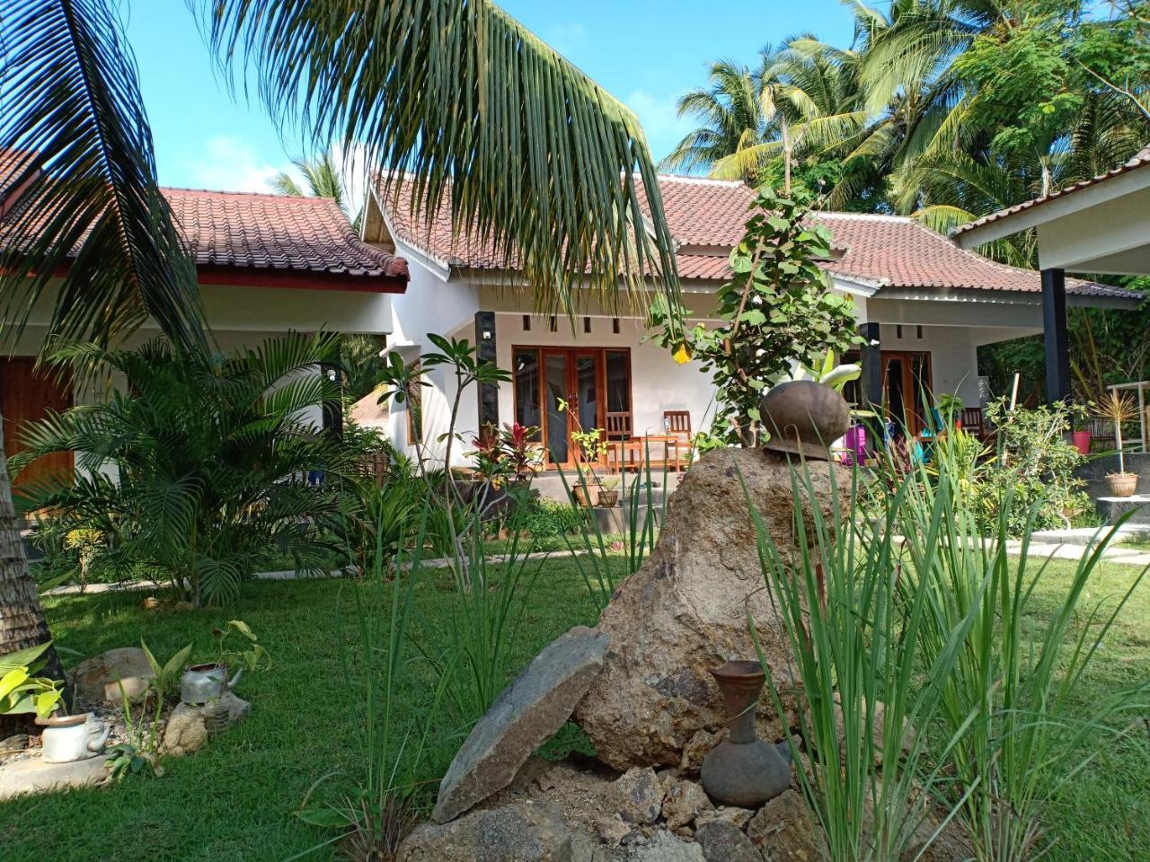 Dewi Garden Guesthouse Kuta  Exterior foto